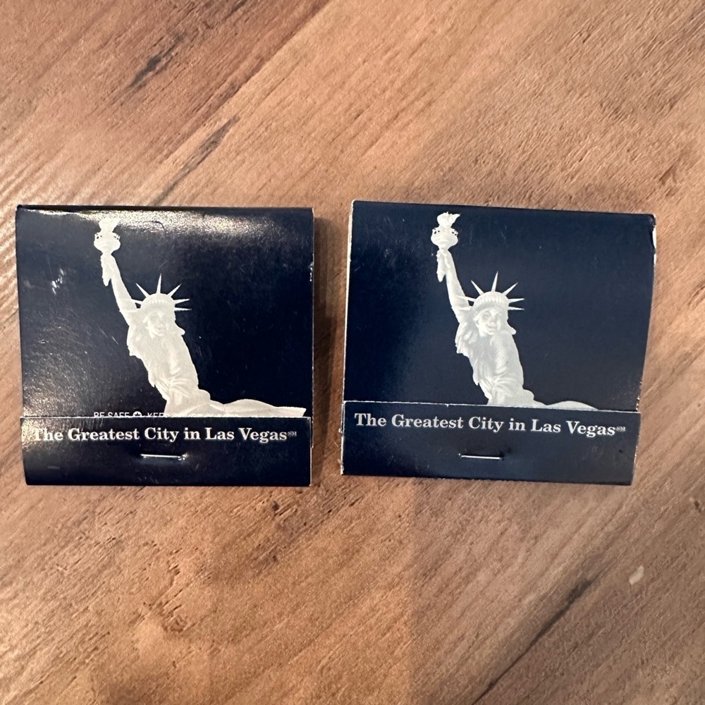 VTG New York New York Hotel Casino Matchbook Las Vegas NV Full 30 Unstruck NEW